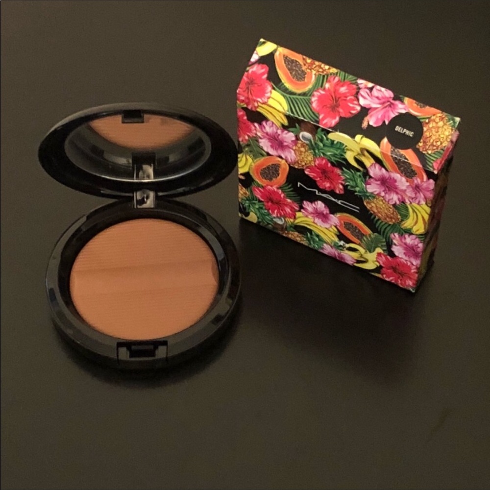 Mac Delphic Bronzer